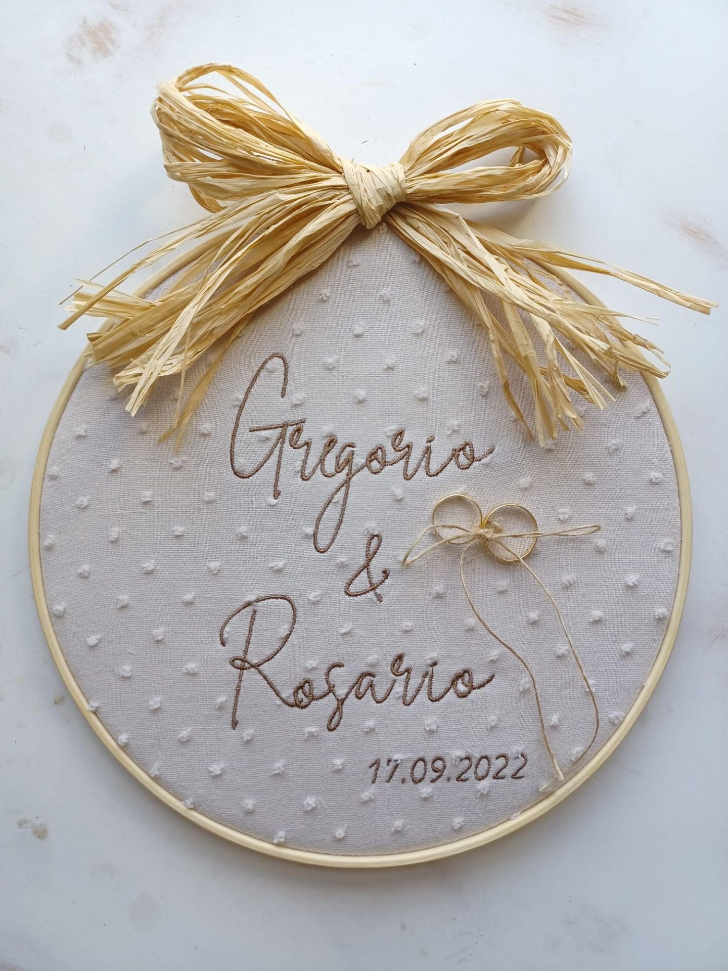 Bastidor 23cm. porta Alianzas, lazo rafia Natural.