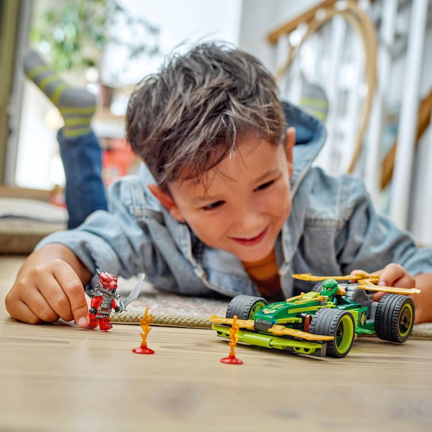 LEGO® NINJAGO® 71828: Coche de Carreras Pull-Back de Lloyd - Imagen 6